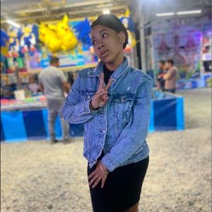 Meet your Posher, Kenxie